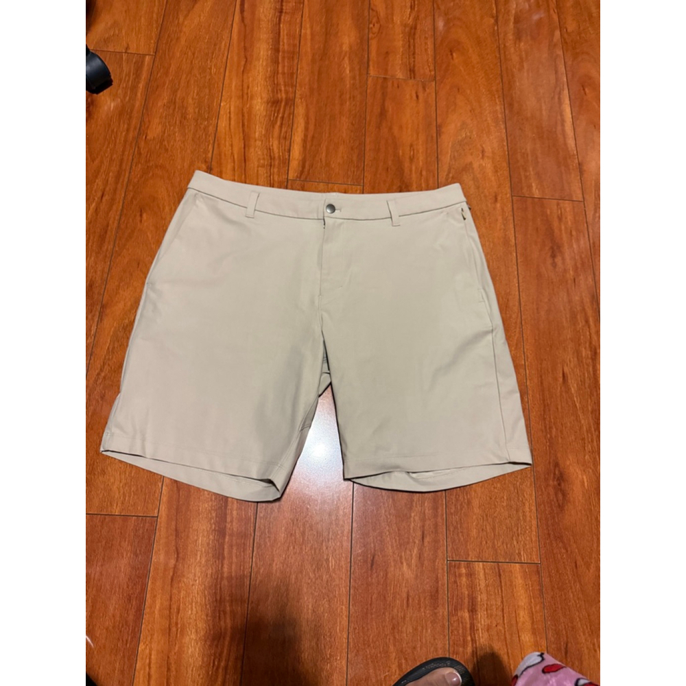 Men's Lululemon Beige Flat Front Shorts Waist 38